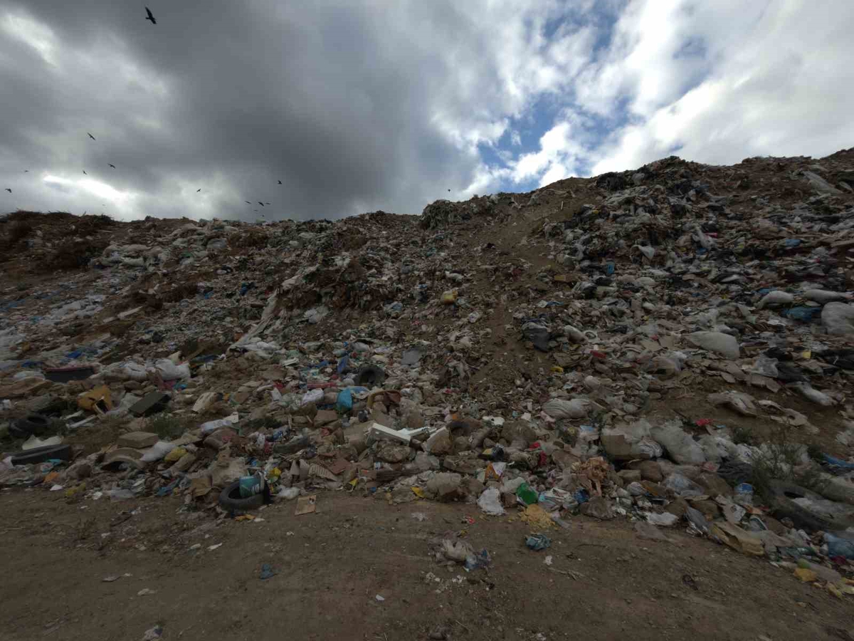 Kütahya Simav\'da Sayıdere çöplüğü yangın riski taşıyor, temizlik çağrısı yapıldı