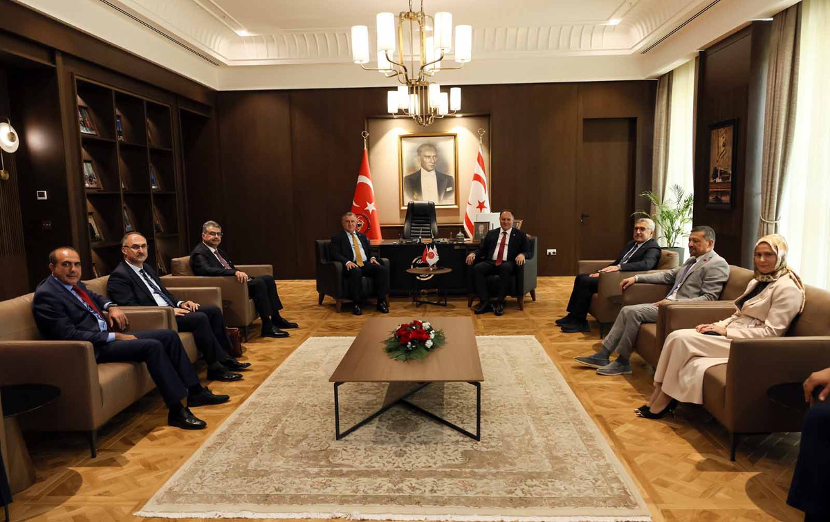 Spor Bakanı Bak, KKTC\'de Öztürkler ile görüşüp deniz kazası için başsağlığı diledi