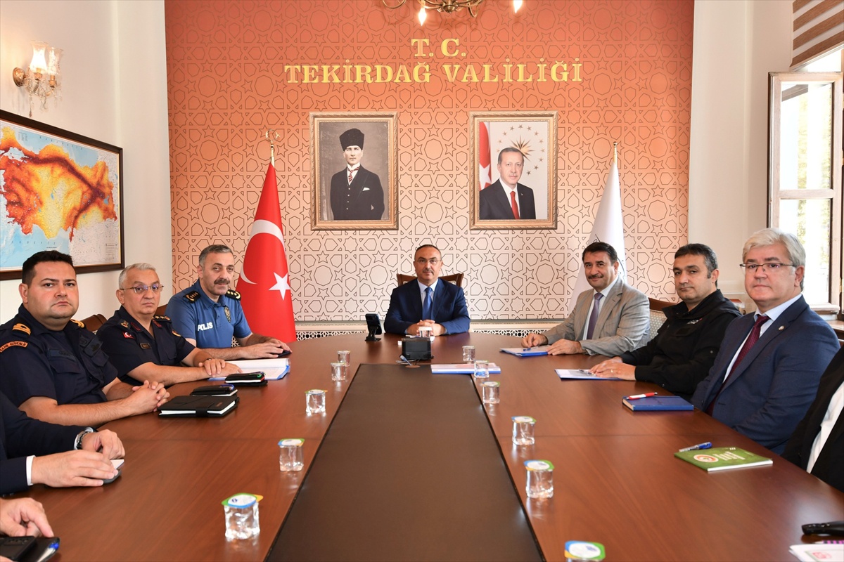 Tekirdağ Valisi Soytürk başkanlığında 112 Acil Çağrı\'nın 2025 faaliyetleri görüşüldü