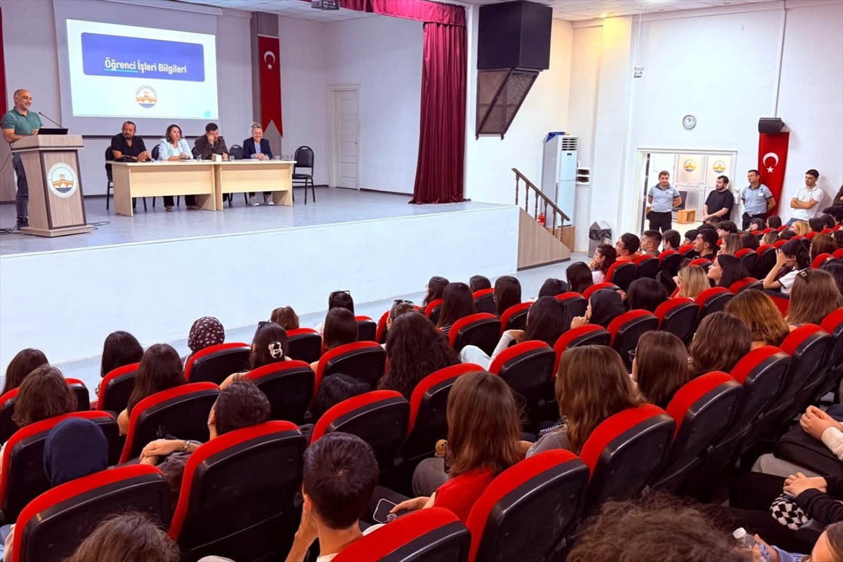Trakya Üniversitesinde yeni öğrencilere uyum oryantasyonu düzenlendi