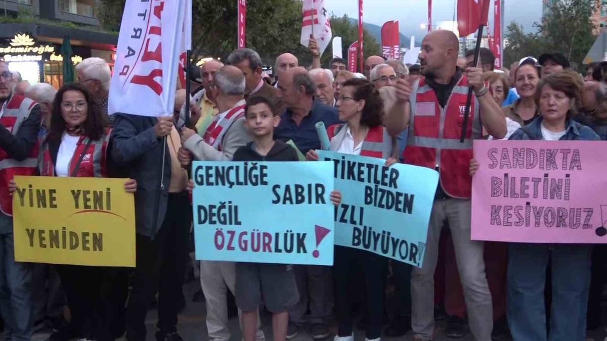 Özgür Özel Bursa\'da üretim ve adil paylaşım vurgusu yaptı, birlik çağrısı verdi