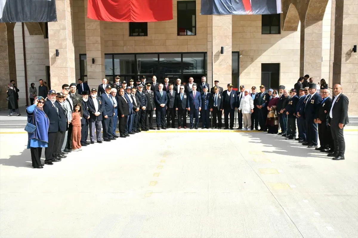 Yozgat Sorgun\'da 19 Eylül Gaziler Günü töreninde Kaymakam Canpolat gazilerle buluştu