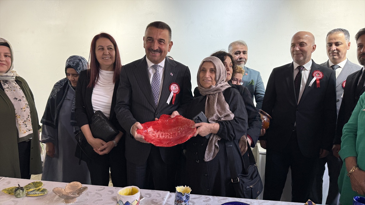 Zonguldak\'ta gazi ve şehit yakınlarının yaptığı seramik ürünler sergilendi
