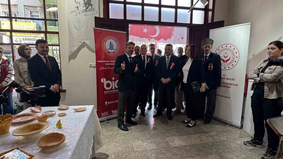 Zonguldak’ta şehit ve gazi yakınlarının seramik eserleri sergilendi