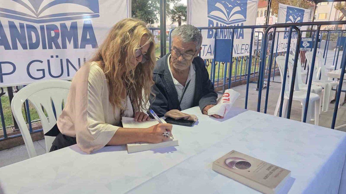 Sema Soykan Bandırma Kitap Günleri\'nde yabancı kaynakları eleştirdi