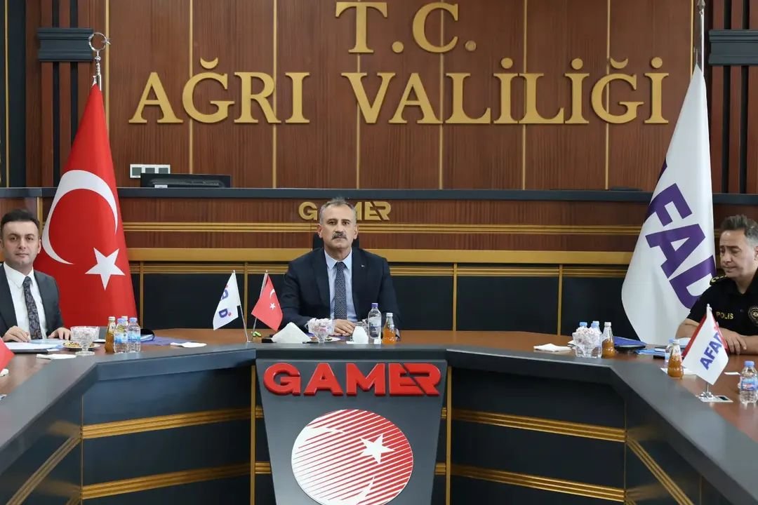 Ağrı Valisi <a class='keyword-sd' href='/bozkurt/' title='Bozkurt'>Bozkurt</a> başkanlığındaki İRAP toplantısında afet riskleri görüşüldü