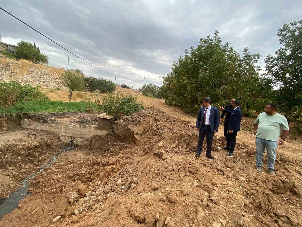 Besni Karagüveç\'te KÖYDES kanalizasyon çalışmalarını Kaymakam Aslan yerinde gördü