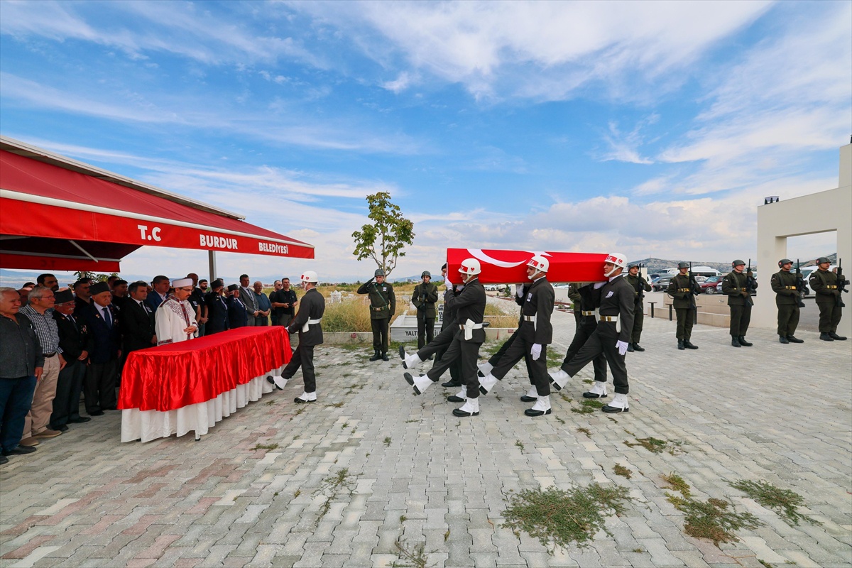 Burdur\'da vefat eden Kıbrıs gazisi son yolculuğuna uğurlandı
