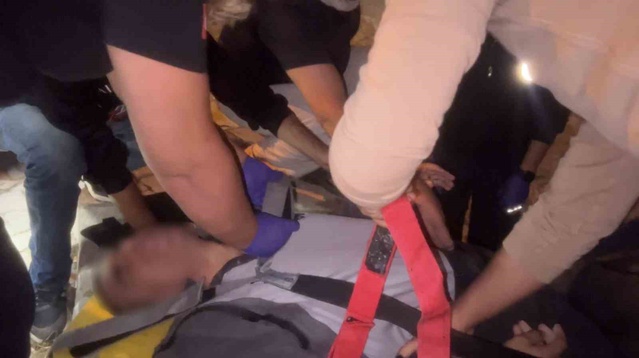 Bursa Mudanya'da köpekten kaçan güvenlik görevlisi çukura düşerek yaralandı