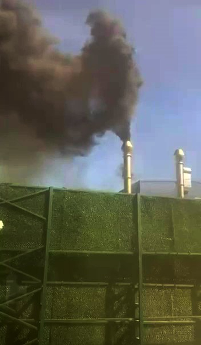 Kocaeli Dilovası'nda Turkuaz Polyester'de siyah duman tepki çekti, firma arıza dedi