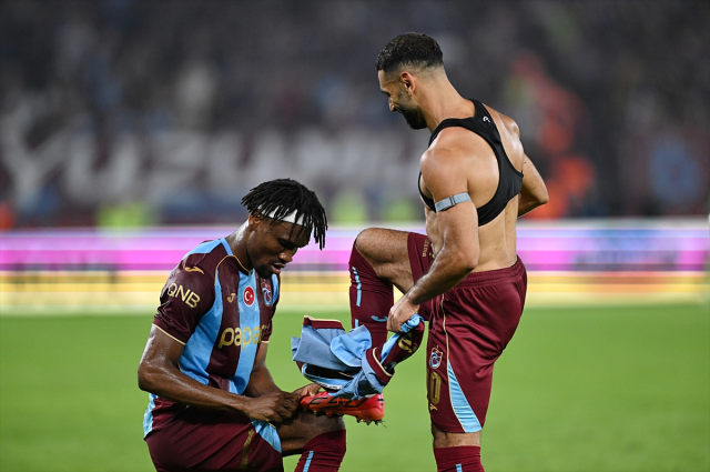 <a class='keyword-sd' href='/dunya/' title='Dünya'>Dünya</a> basını, Muhammed Salah'ın şovunu konuşuyor: Galatasaray'ı yerle bir etti