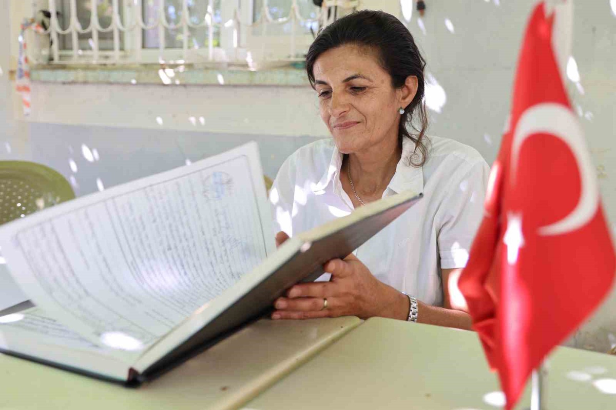 Elazığ Ağın\'da 28 haneli köyün kadın muhtarı 23 yıldır görevini sürdürüyor