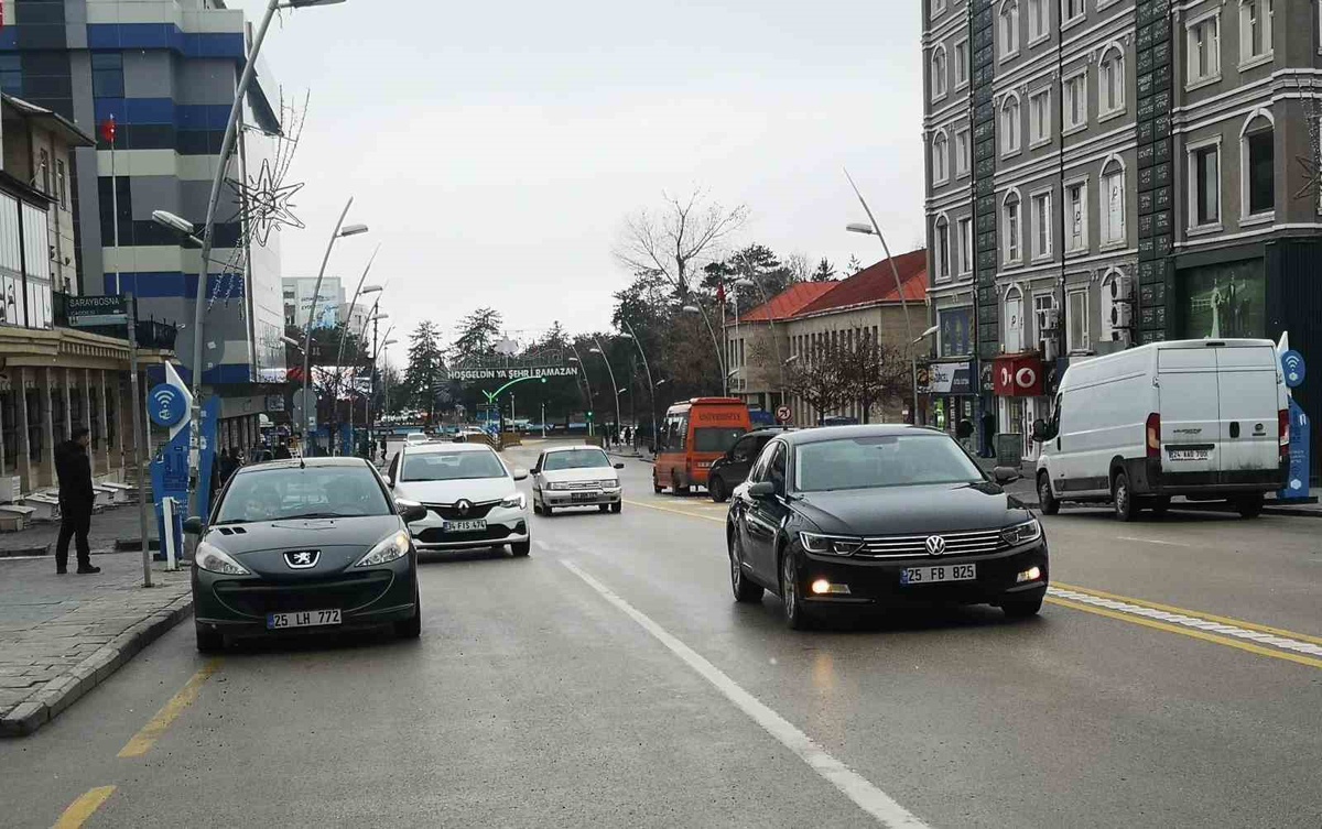 Erzurum\'da Ağustos 2026\'da taşıt devri geçen yıla göre 161 azalarak 4 bin 137 oldu