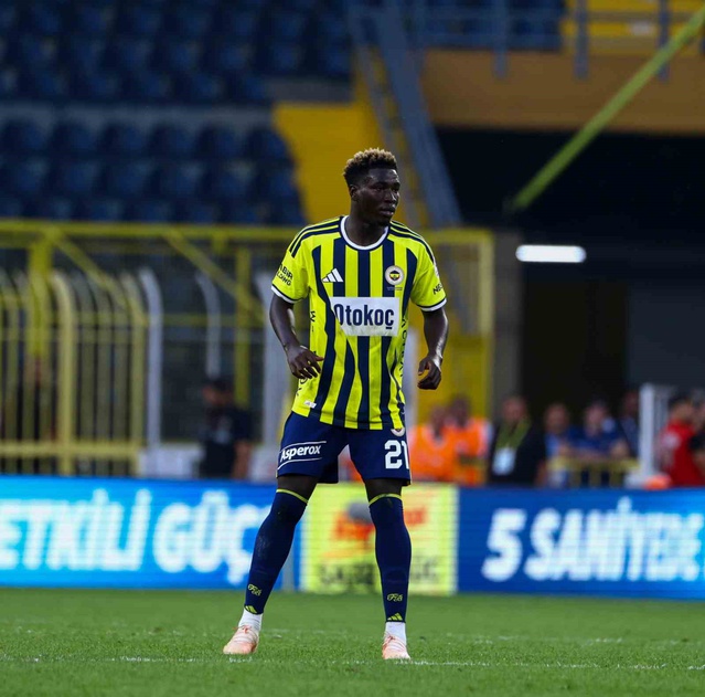 Fenerbahçe'nin yeni transferi Oppong, 69'da Skriniar'ın yerine girip ilk kez oynadı