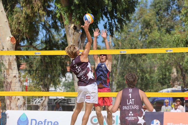 Foça'da 2026 CEV U18 Plaj Voleybolu Şampiyonası'nda yarı finalistler belirlendi