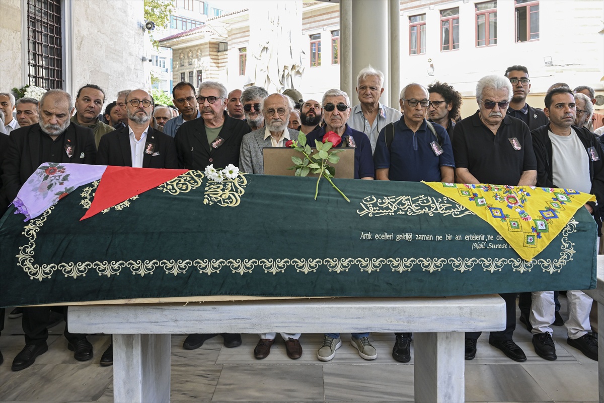 Kanser tedavisi gören usta oyuncu Gülsen Tuncer, 81 yaşında toprağa verildi