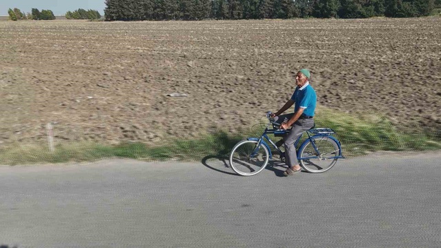 Hatay Antakya'da 85 yaşındaki Hacı Bayram Yıldız, 35 yıldır günde 20 km pedal çeviriyor