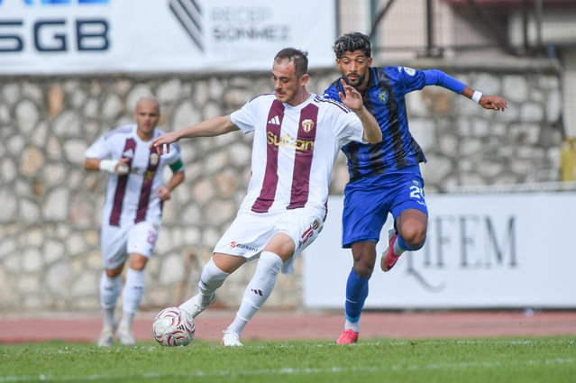 İnegölspor, Karacabey Belediyespor'a 1-0 yenildi; Kadir Bakırtaş kırmızı kart gördü