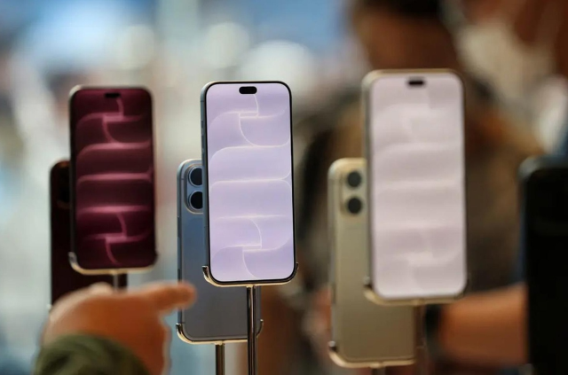 iPhone almaya gidenler kasada şaşkına döndü! <a class='keyword-sd' href='/ticaret-bakanligi/' title='Ticaret Bakanlığı'>Ticaret Bakanlığı</a> harekete geçti