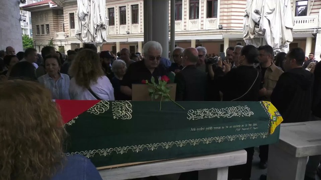 81 yaşındaki Gülsen Tuncer, Şişli Camisi'nde kılınan cenaze namazının ardından defnedildi