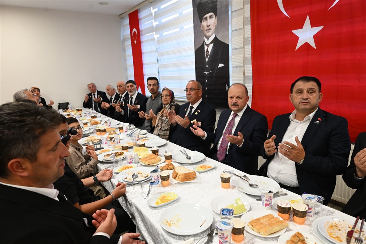 Kastamonu\'da şehit yakınları ve gaziler onuruna yemek programı düzenlendi