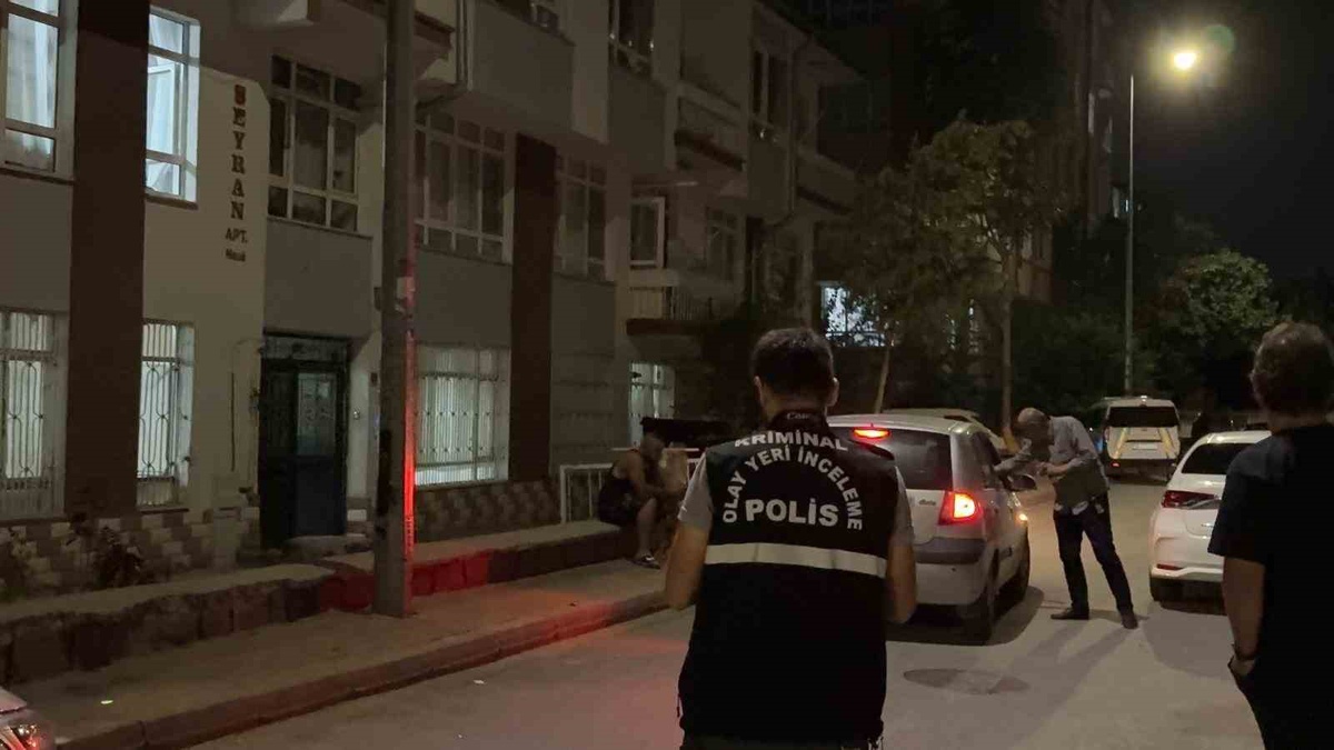 Kayseri Kocasinan\'da bıçaklı kavgada ağır yaralanan 1 kişi hastaneye sevk edildi