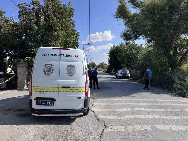 Evden gelen silah sesi ekipleri harekete ge&ccedil;irdi! Kadın t&uuml;fekle vurulmuş halde bulundu