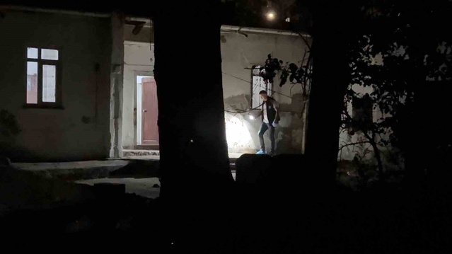 Kayseri Melikgazi'de 12 yaşındaki çocuk bıçaklı saldırıda yaralandı, şüpheli aranıyor