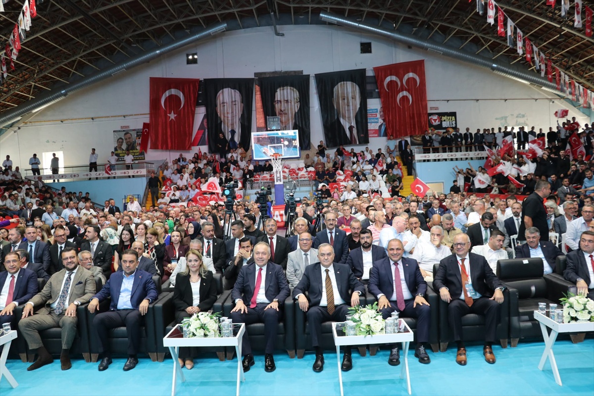 MHP Grup Başkanvekili Akçay, Manisa\'da partisinin il kongresinde konuştu: