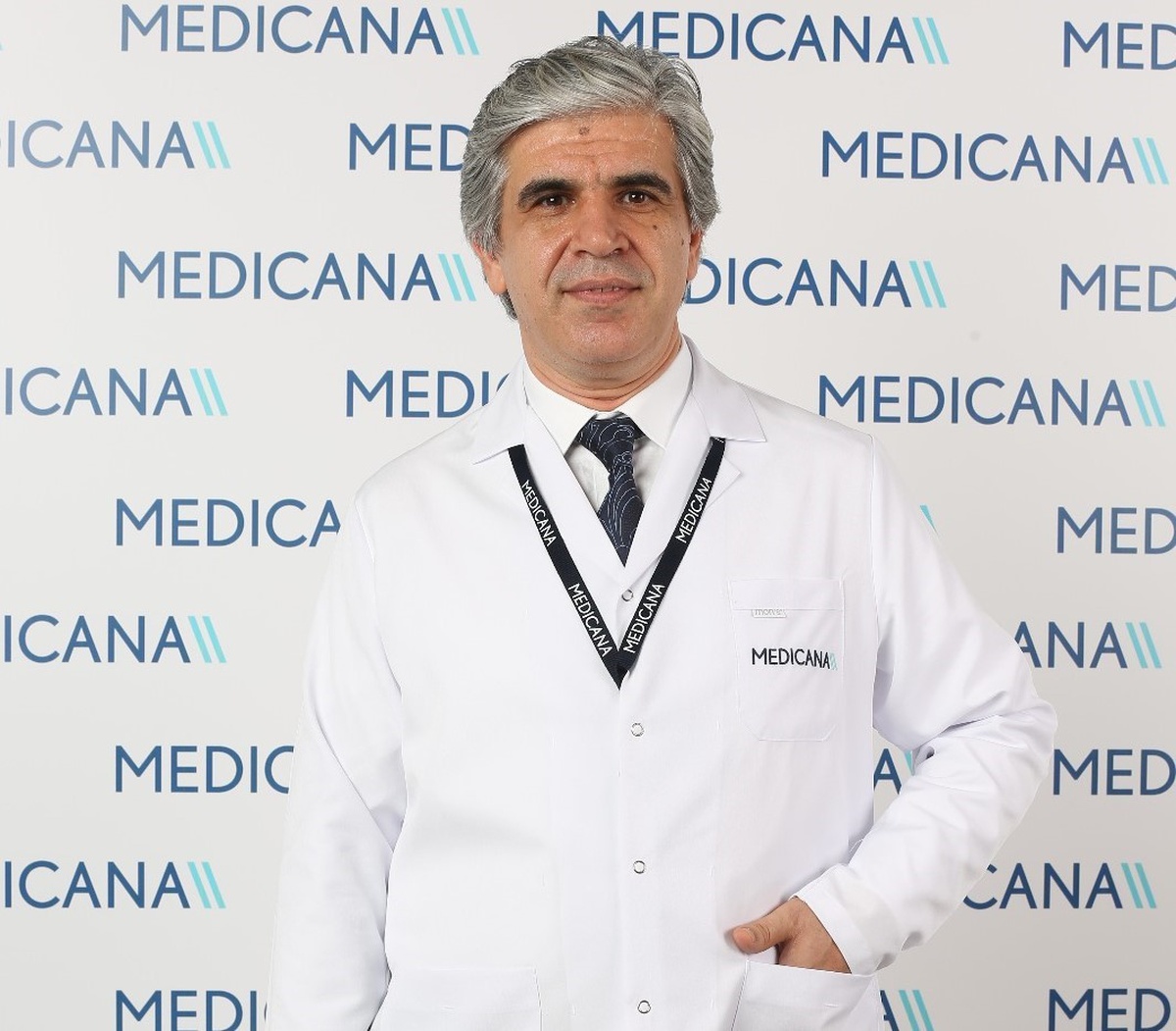 Göz nezlesi uyarısı yapan Op. Dr. İpçioğlu, ofis çalışanlarına da önlem önerdi
