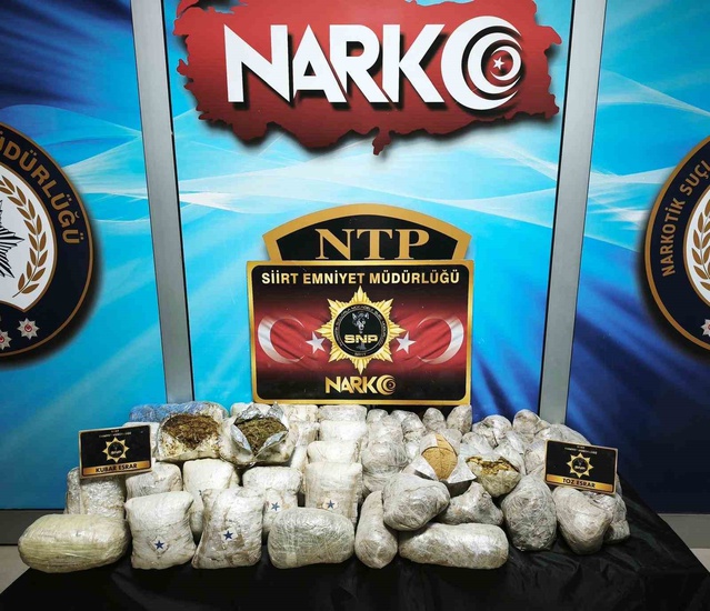 Siirt'te koyun yünlerine gizlenmiş 37 kilo 600 gram esrar bulundu, şüpheli tutuklandı