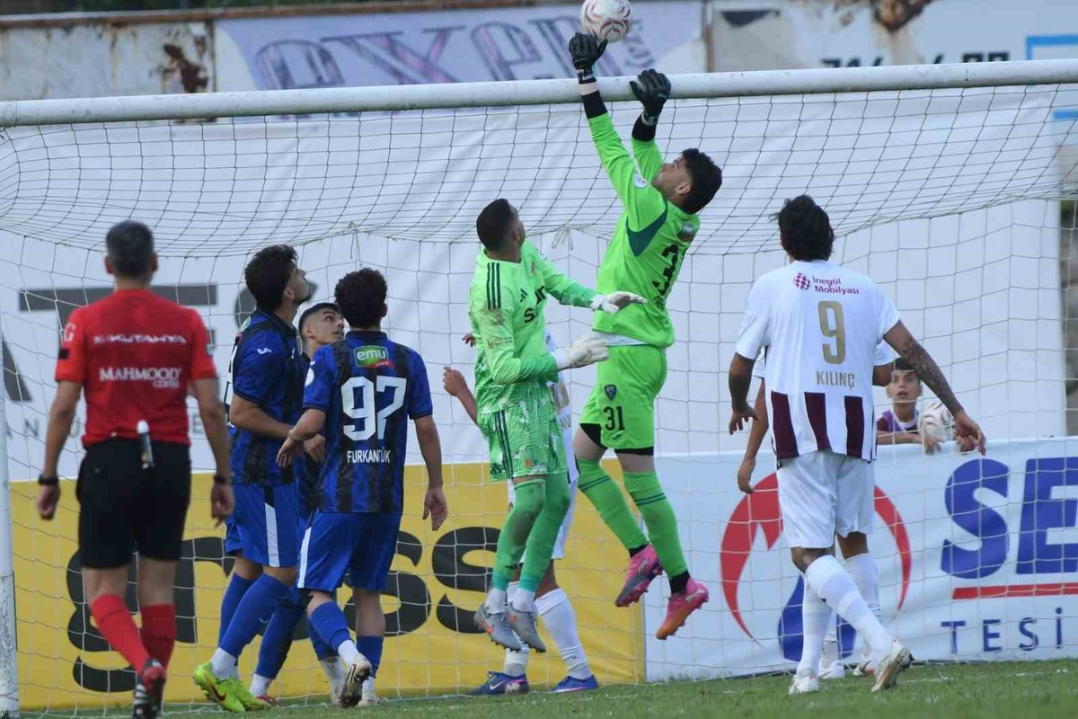 TFF 2. Lig 3. haftasında İnegölspor evinde Karacabey Belediyespor\'a 1-0 yenildi