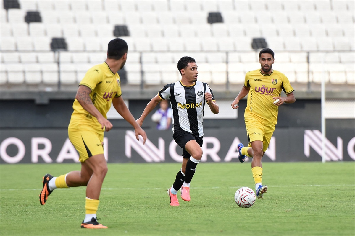 İstanbulspor, Manisa FK\'yi deplasmanda Mustafa Sol\'un 90+4\'teki golüyle 1-0 yendi