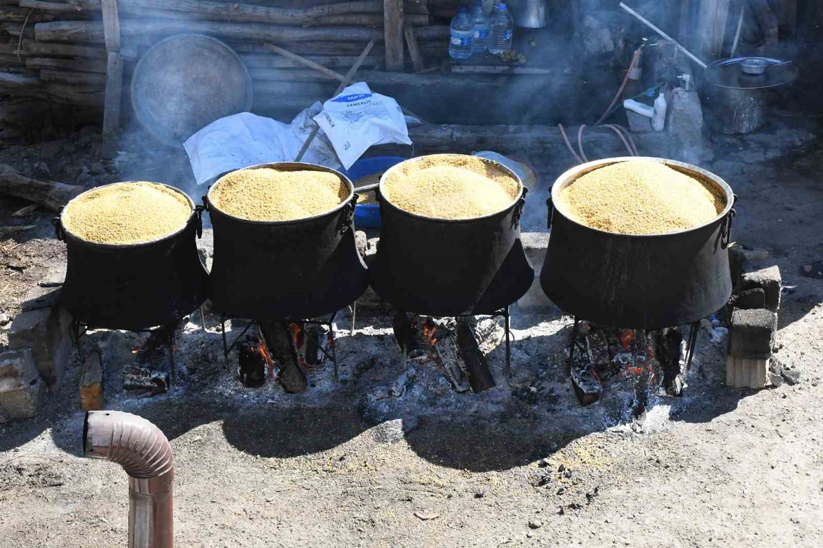 Yozgat\'ta Uğurlu çifti bu yıl yaklaşık 10-12 ton bulgur üretmeyi hedefliyor