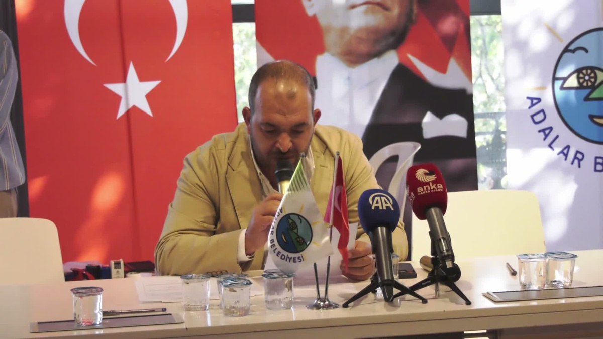 Adalar Belediye Meclisi\'nde başkan vekilliği seçimi 23 Eylül Çarşamba\'ya ertelendi