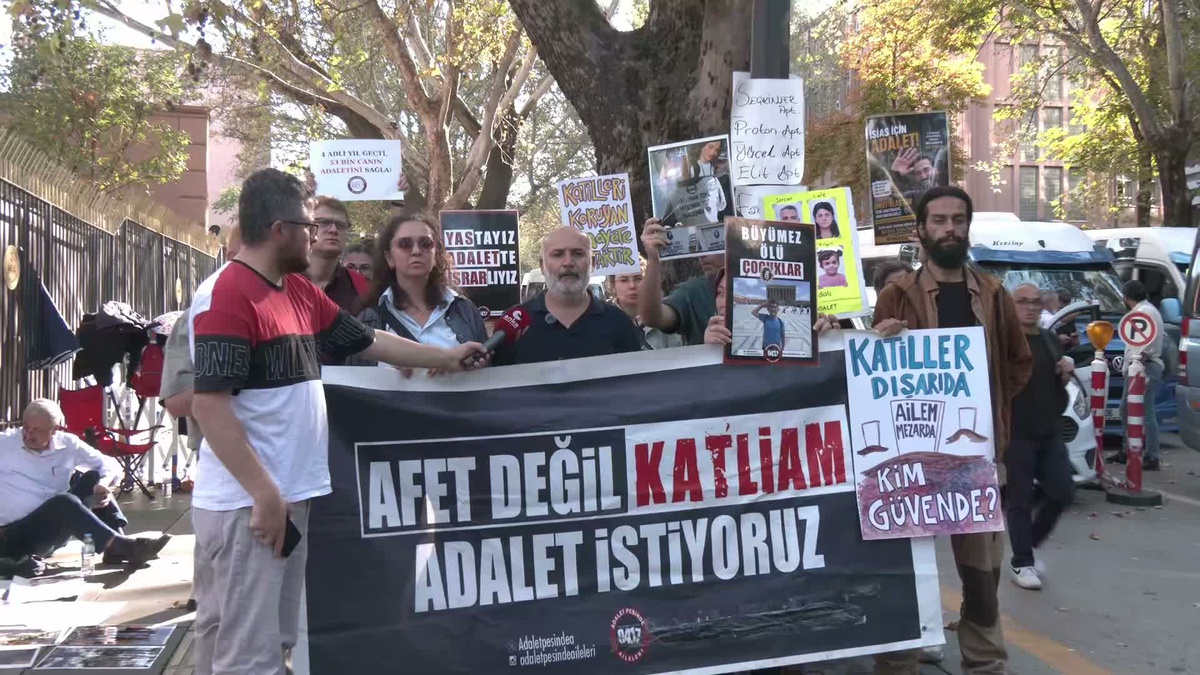 Adalet Bakanlığı\'nda depremzede ailelere Bakan yerine genel müdür teklifi tepki aldı