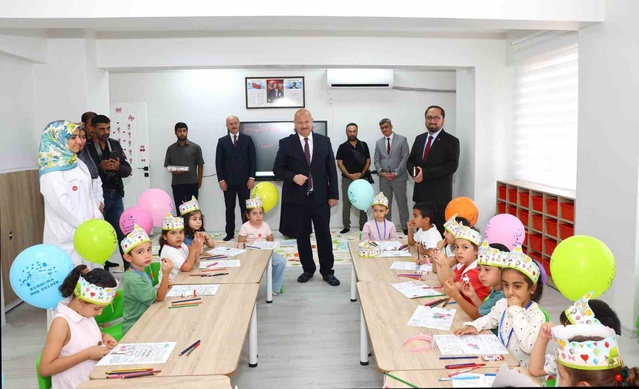 Adıyaman Valisi Küçük, 4-6 yaş Kur'an kurslarında miniklerle sohbet etti