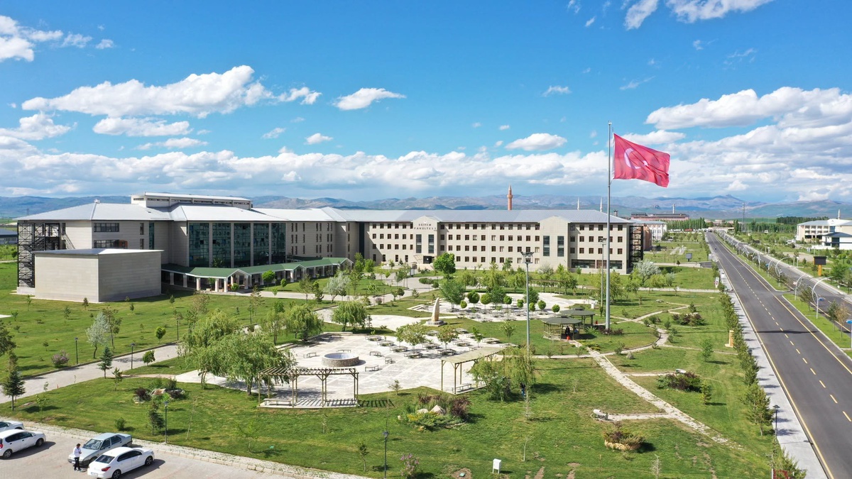AİÇÜ, THE 2027 sıralamasına girmeye hak kazandı, başvuru süreci ele alındı