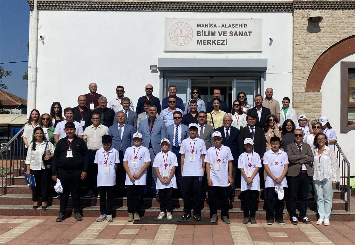 Alaşehir\'de TÜBİTAK destekli proje özel gereksinimli öğrenciler için başladı