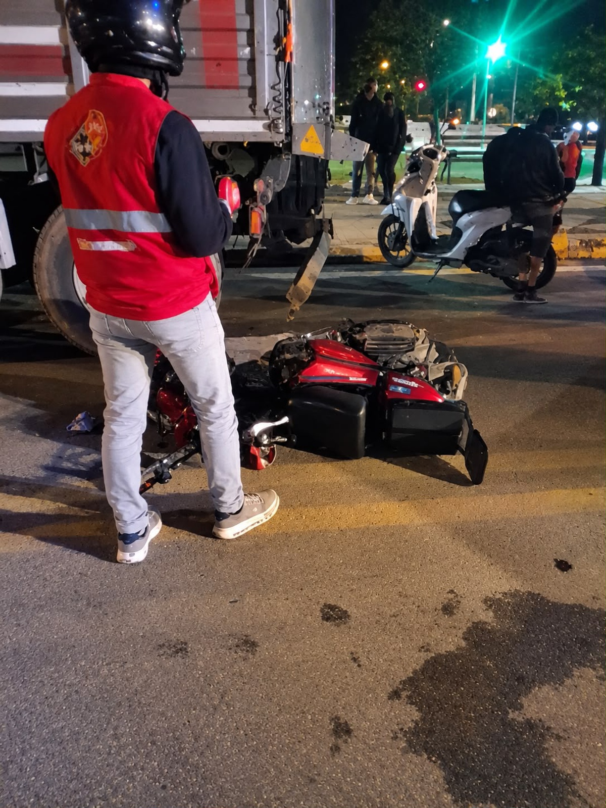 Ankara Polatlı\'da TIR\'a çarpan motosikletin 16 yaşındaki sürücüsü ağır yaralandı