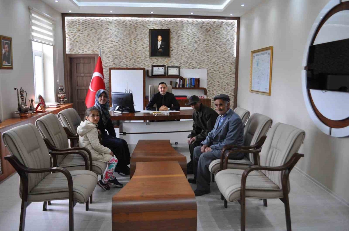 Arpaçay\'da askerlik yapamayan Fatih Demir\'e temsili yemin töreni düzenlendi