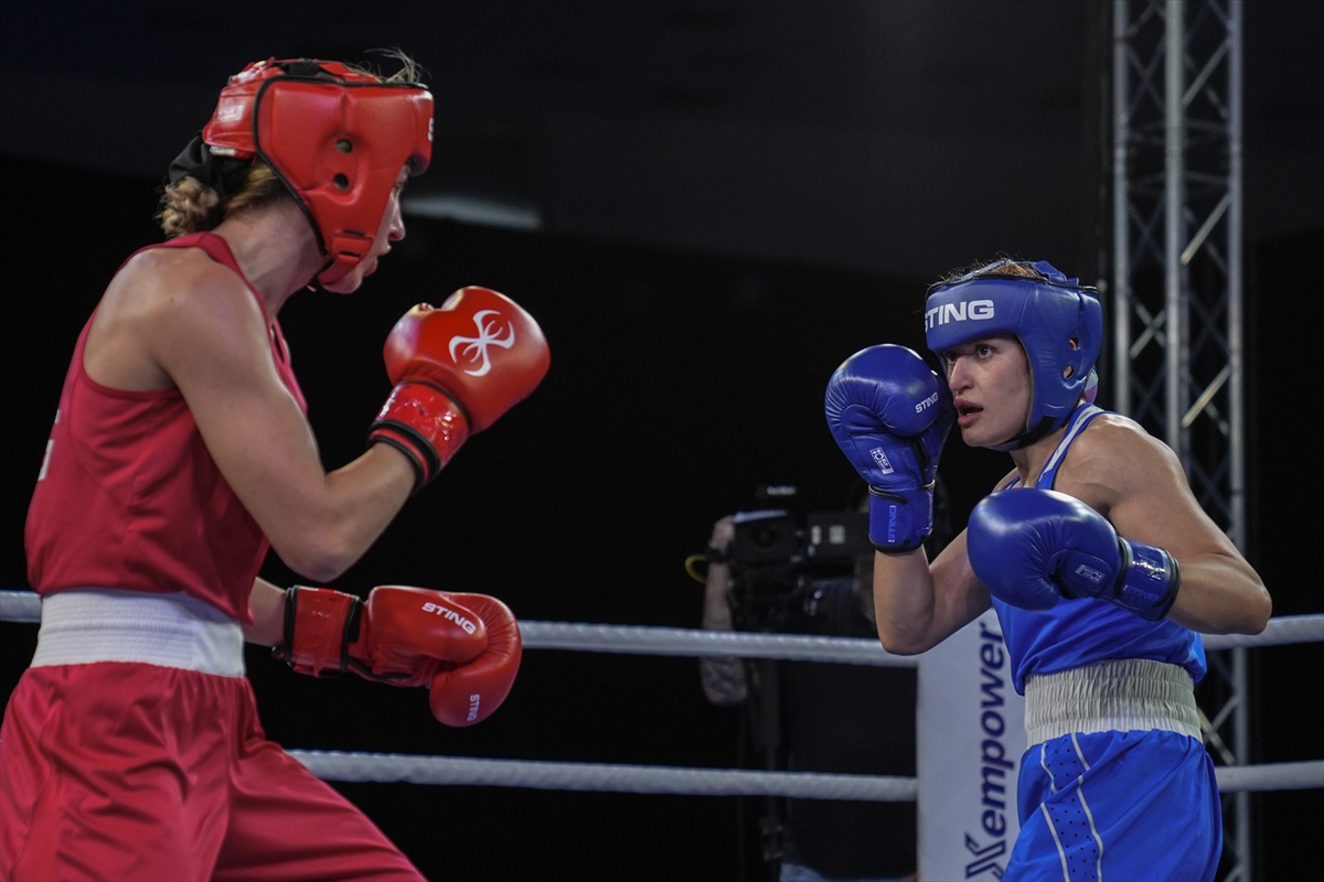 Gizem Özer ve Esra Yıldız Kahraman, Avrupa Boks Şampiyonası\'nda çeyrek finale çıktı