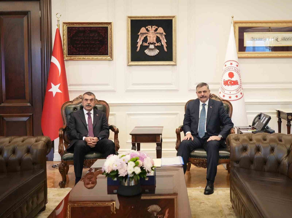 Bakan Çiftçi, okullarda 31 bin bahçe görevlisinin ilk kez alındığını açıkladı