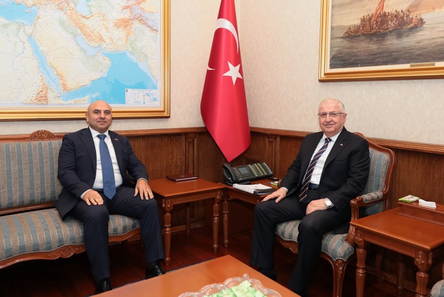 Azerbaycan'ın Ankara Büyükelçisi Aslanov, Milli Savunma Bakanı Güler ile bir araya geldi