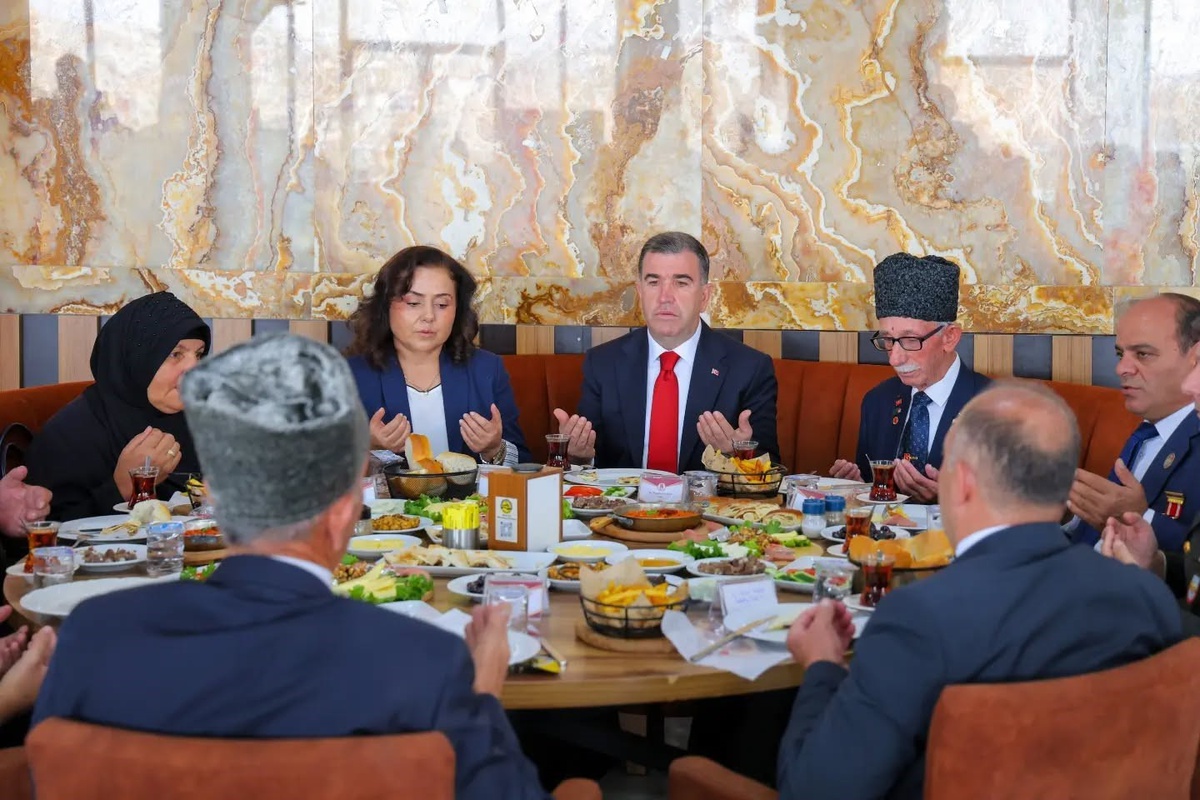 Bayburt’ta gaziler ve şehit aileleri kahvaltıda bir araya geldi