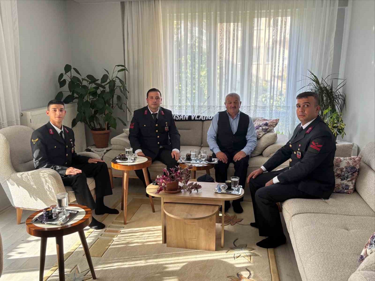 Bilecik İl Jandarma ekipleri gazilerle görüştü, ihtiyaçları yok, sağlıkları iyi