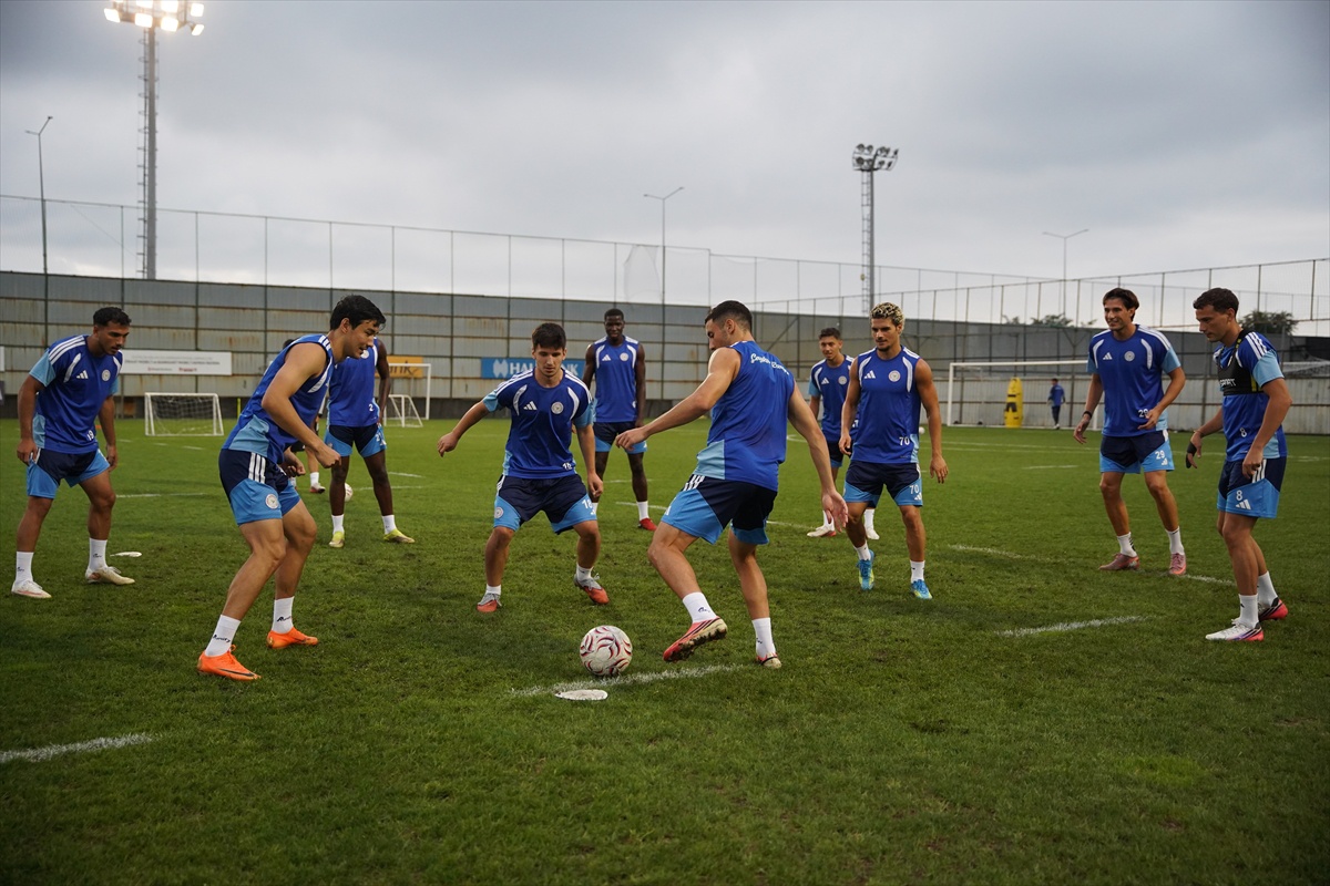 Çaykur Rizespor, 10 Ekim\'deki Fenerbahçe maçı için Recep Uçar yönetiminde idmana çıktı