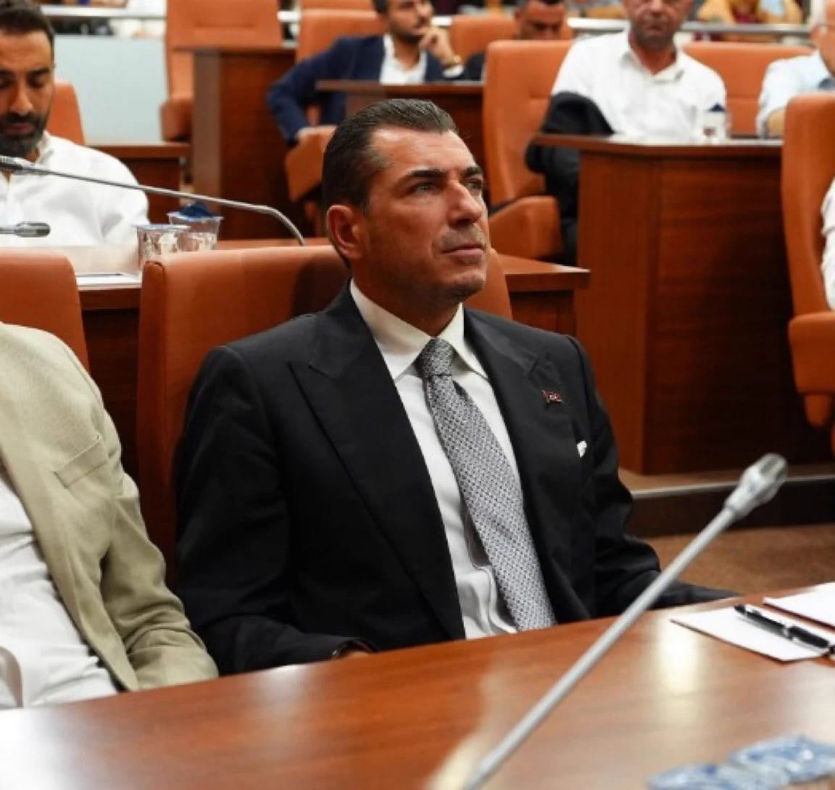 İstifa eden İBB Meclis Üyesi Arda, meclislerde susmanın beklendiğini söyledi