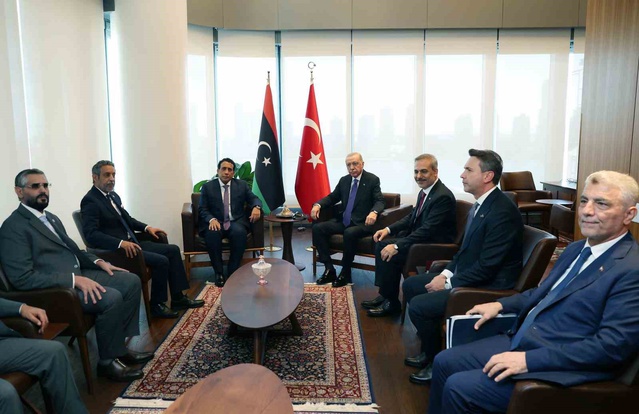 Cumhurbaşkanı Erdoğan, Libya Başkanlık Konseyi Başkanı el-Menfi ile görüştü