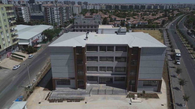 Diyarbakır'da 460 bin öğrenci ve 28 bin 300 öğretmen ders başı yaptı